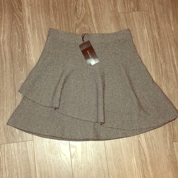 Zara basic collection layered skirt. - Picture 1 of 2